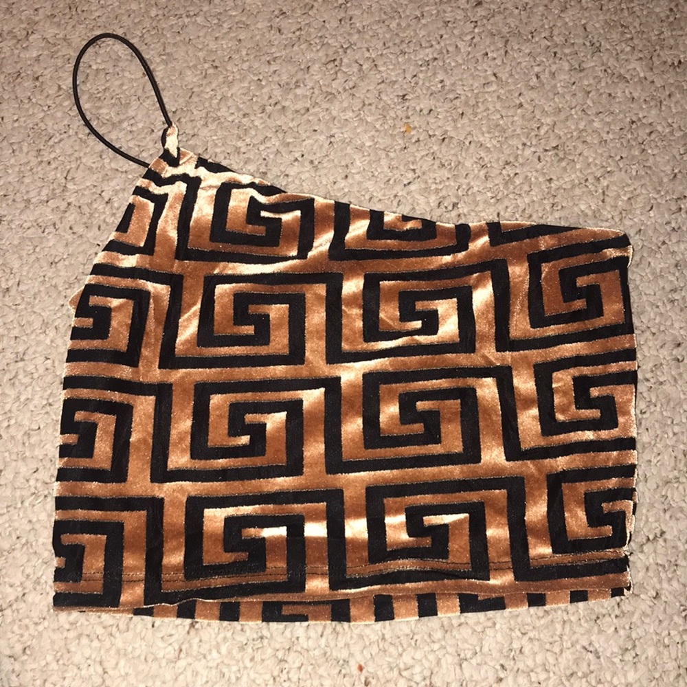 one shoulder crop top